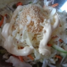 キャベツと花チーズのサラダ キャベツと花チーズのサラダ